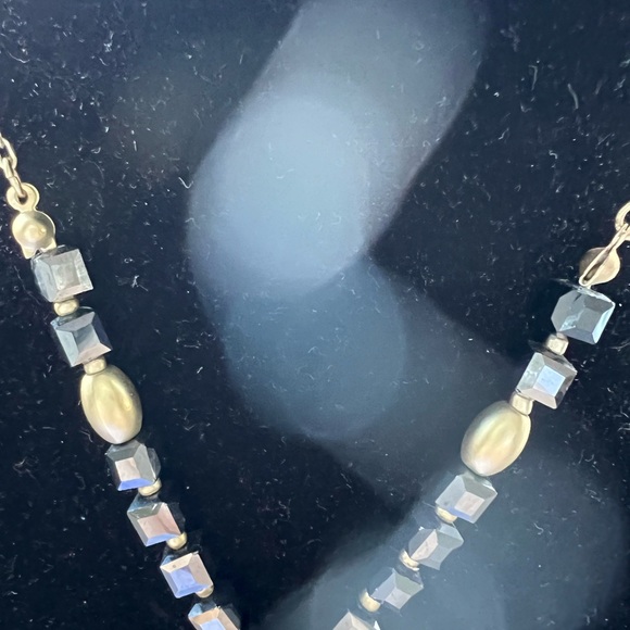 DECORATIVE GOLD TONE LONG NECKLACE WITH CRYSTALS and RHINESTONES and BEADS - Picture 3 of 10